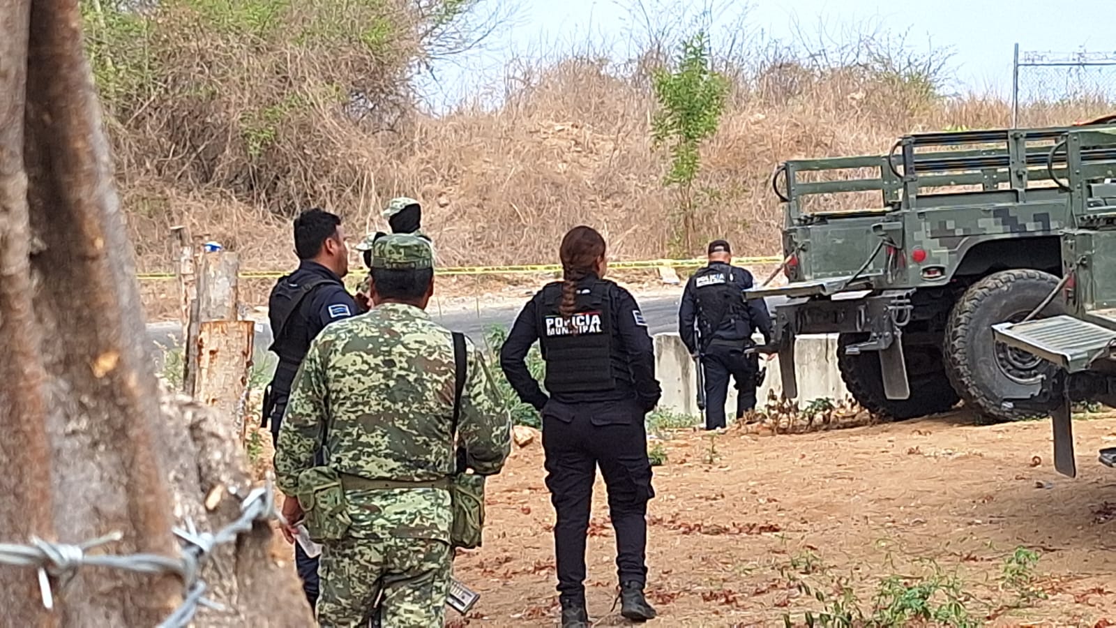 Amarrado y encobijado encuentran a un hombre junto a presa Sanalona en Culiacán