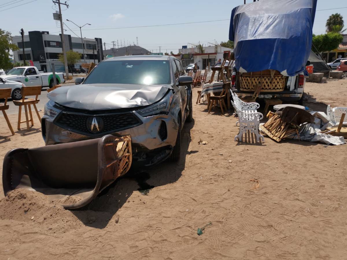 Aparatoso accidente en el sector Jiquilpan en Los Mochis deja dos mujeres lesionadas