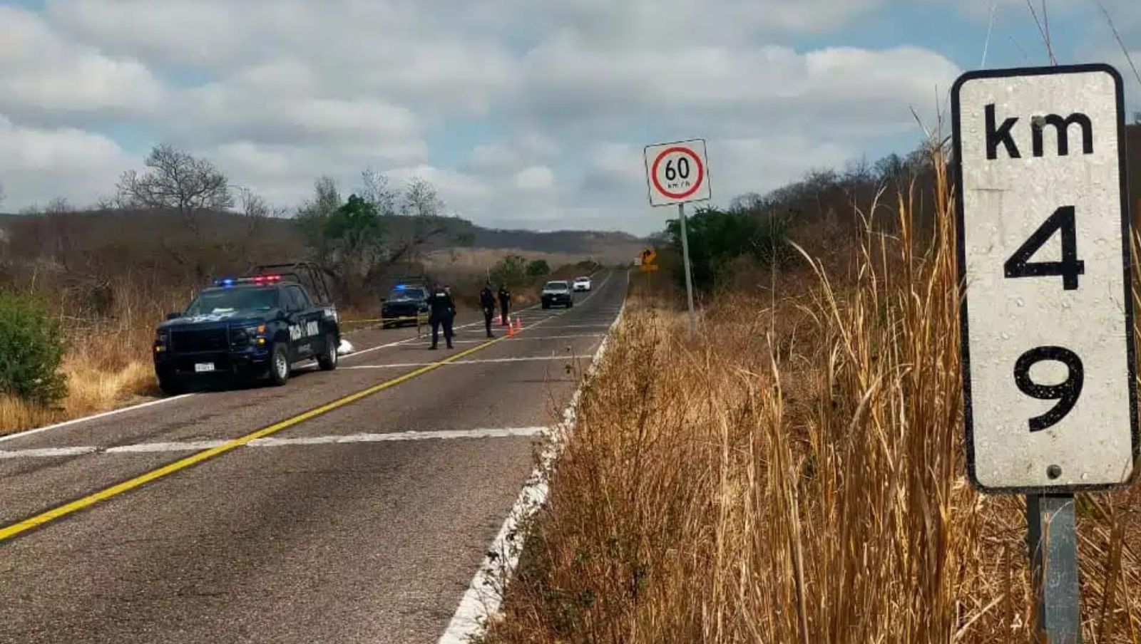 Localizan cuerpo ‘emplayado’ a un costado de la carretera libre México 15, a la altura de San Ignacio