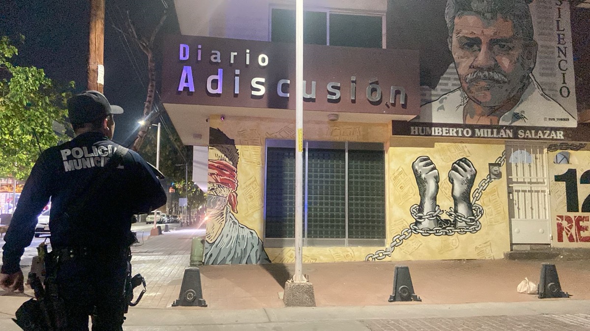 Condena el Instituto de Protección de Periodistas agresión a Adiscusión y exige investigación eficaz