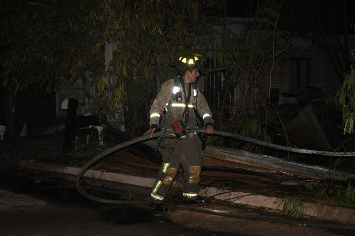 Incendio en domicilio del municipio de Eldorado deja daños materiales y dos personas intoxicadas