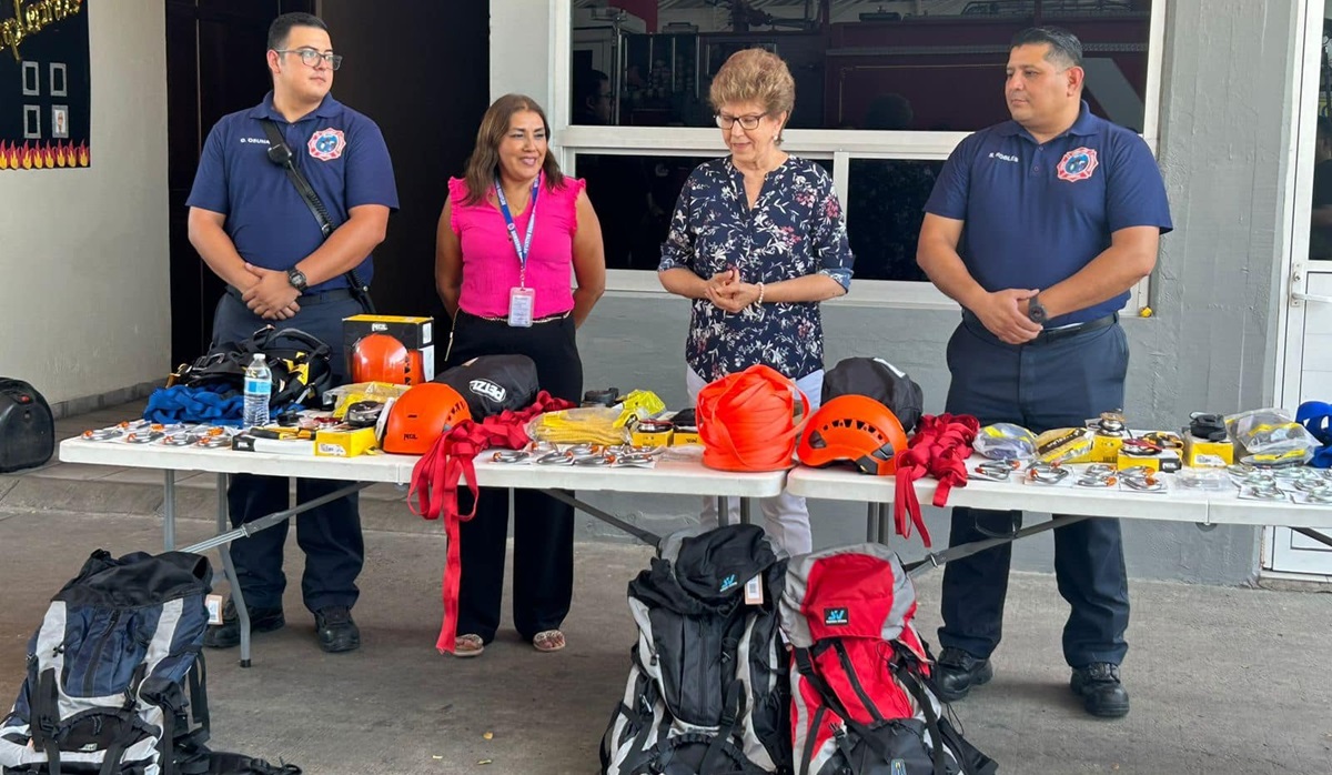 Bomberos de Mazatlán recibe donación de equipo