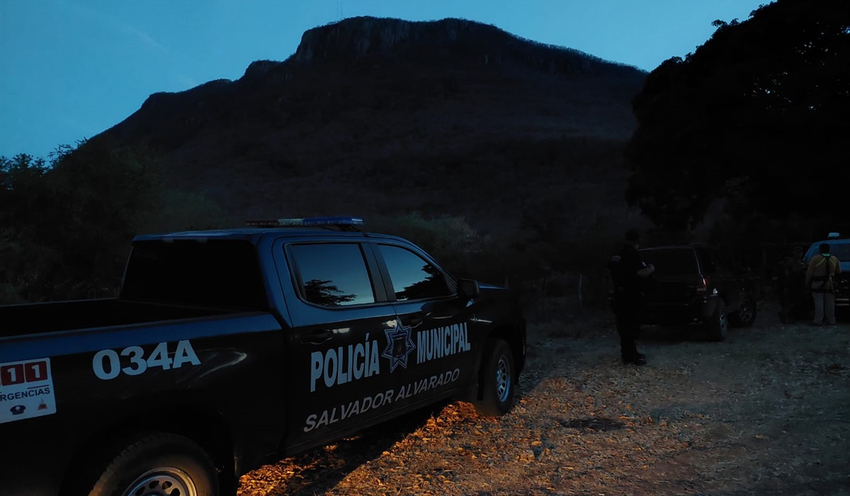 Después de 12 horas de trabajo suspenden rescate de mujer en cerro de Carricitos, en Salvador Alvarado