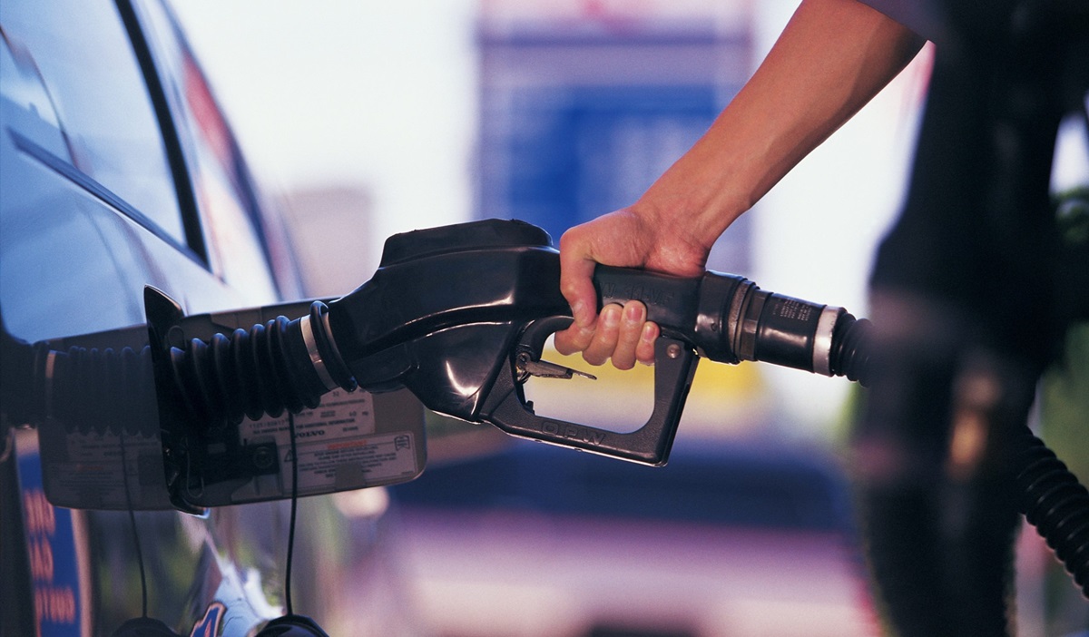 Es viernes de ir a rellenar el tanque… así están los precios promedio de las gasolinas hoy