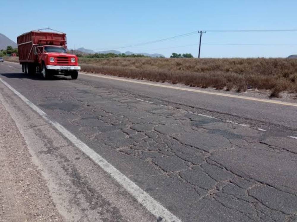 “Está para llorar la carretera México 15 en Ahome”: Vecinos de la sindicatura del Valle del Carrizo