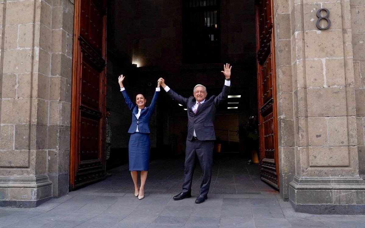 Se reúnen el presidente Andrés Manuel López Obrador y Claudia Sheinbaum en Palacio Nacional