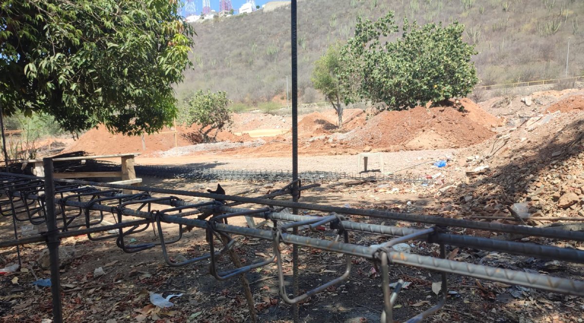 Vecinos de Las Malvinas en Los Mochis piden parar obra de centro forense y evitar riesgos de salud
