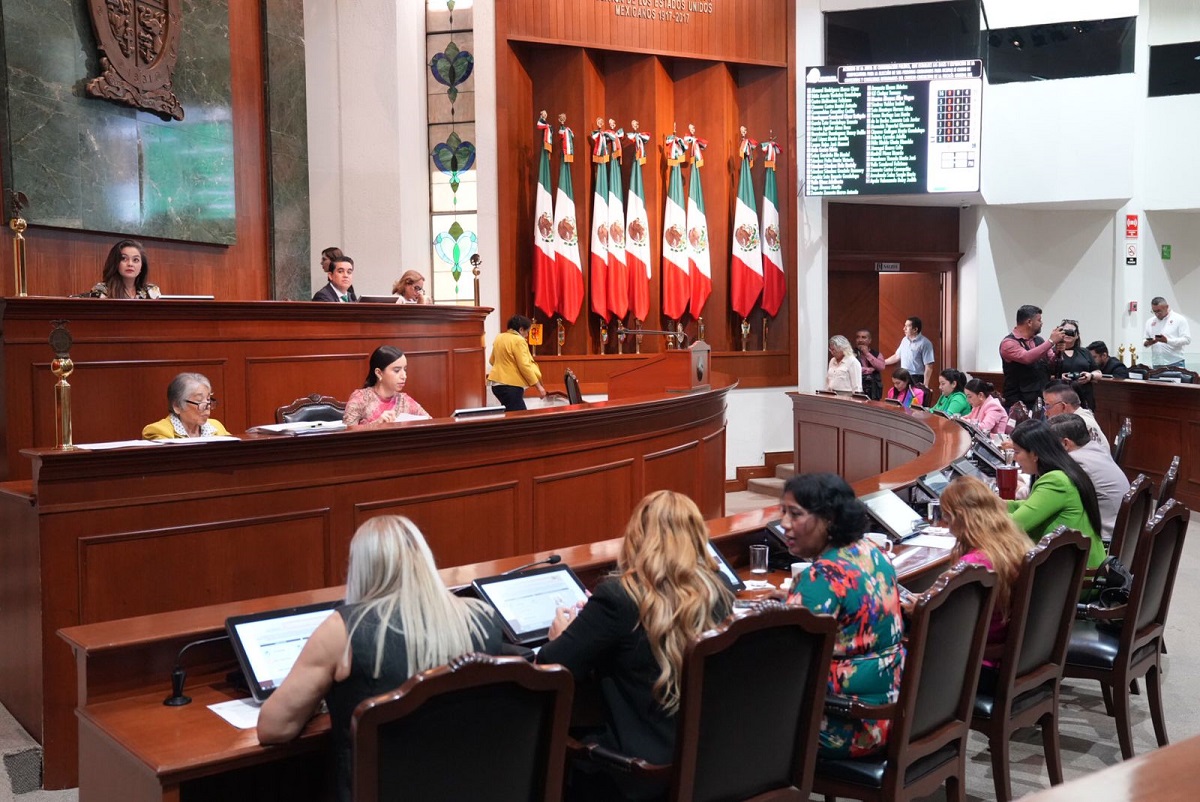 Congreso amplía licencia a 13 diputados y diputadas que participaron en candidaturas