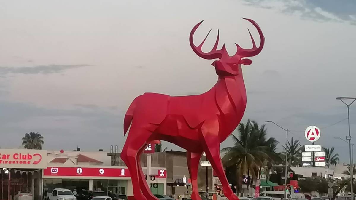 Coparmex Mazatlán felicita a Óscar Sánchez Osuna por escultura “El Gran Orgullo de ser de Mazatlán”