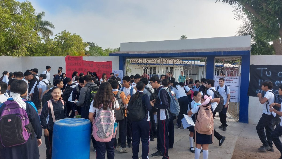 ¡Sin solución! Cumplen dos días de toma de la secundaria ‘Benito Juárez’ en Guasave