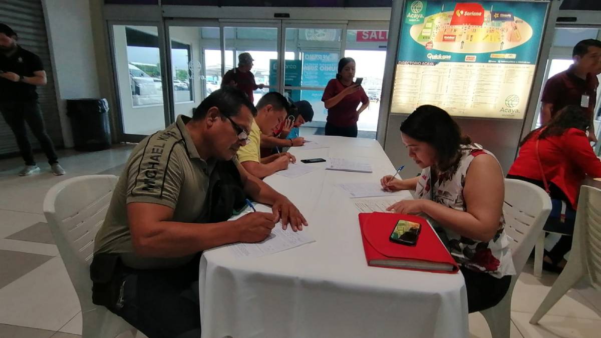 ‘Tengo días buscando y no había podido hallar’; buscan trabajo en Feria del Empleo en Mazatlán