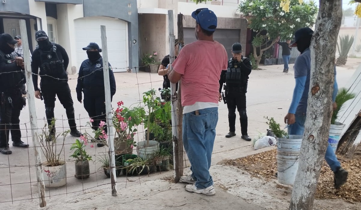 Con fuerza pública y atropellos desalojan terrenos de vecinos del Stase en Los Mochis