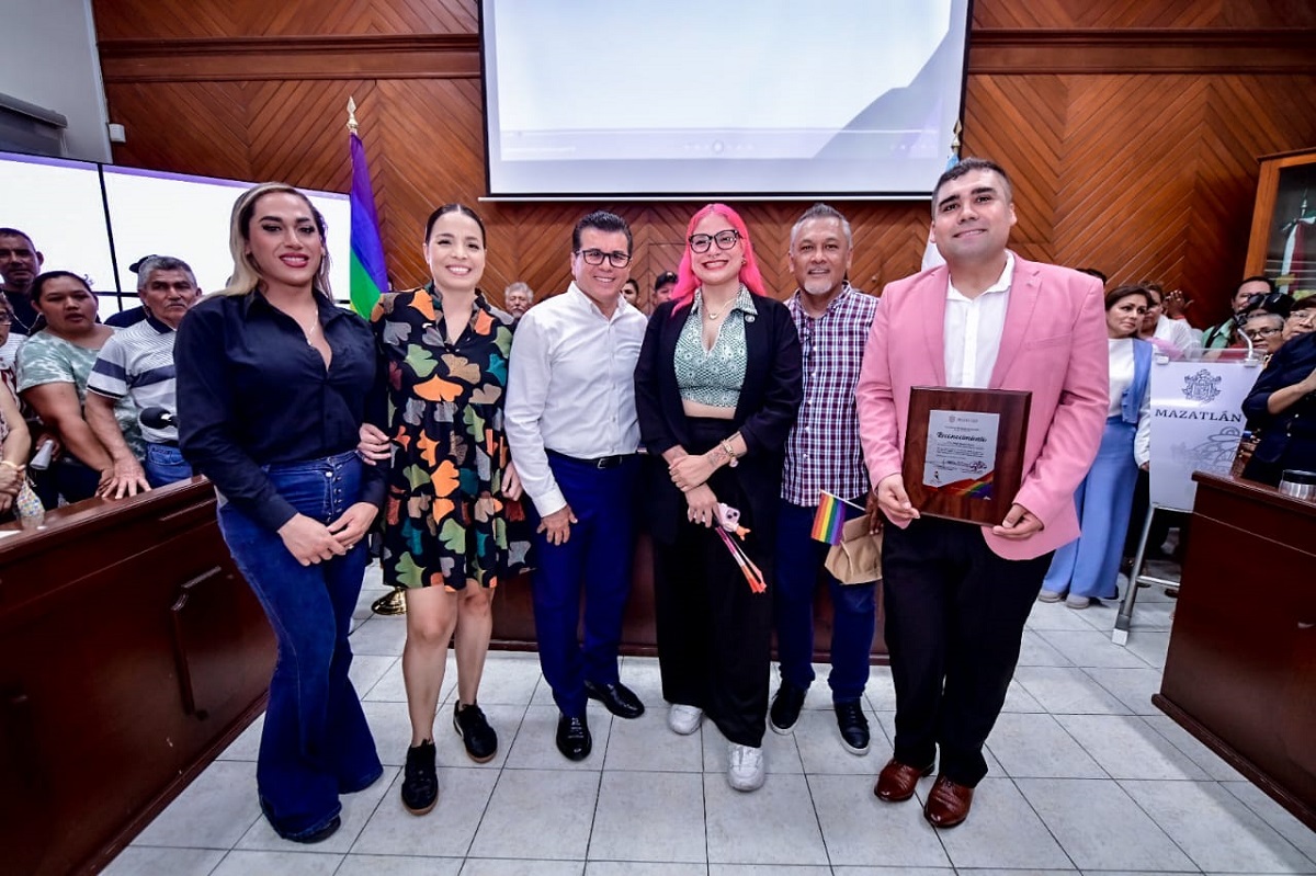 Cabildo reconoce a impulsores de la primera “Marcha del Orgullo y la Diversidad Sexual” en Mazatlán