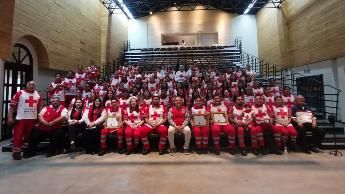 Reconocen a paramédicos de la Cruz Roja Los Mochis en el Día del Socorrista