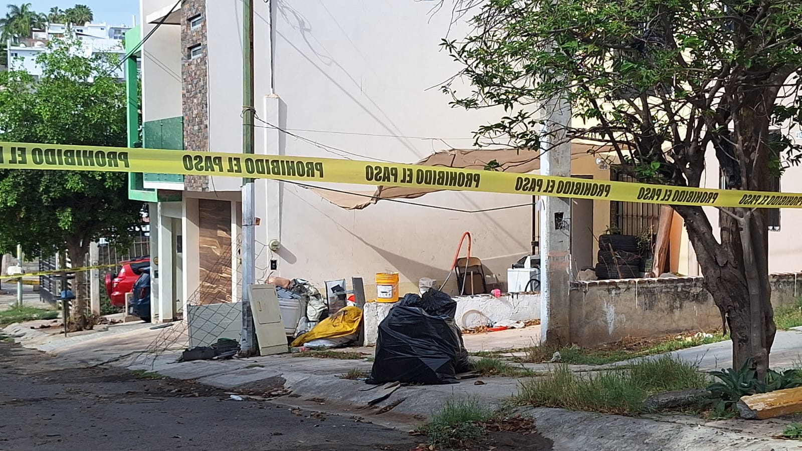 Frente a su vivienda encuentran ejecutado a un hombre en Culiacán