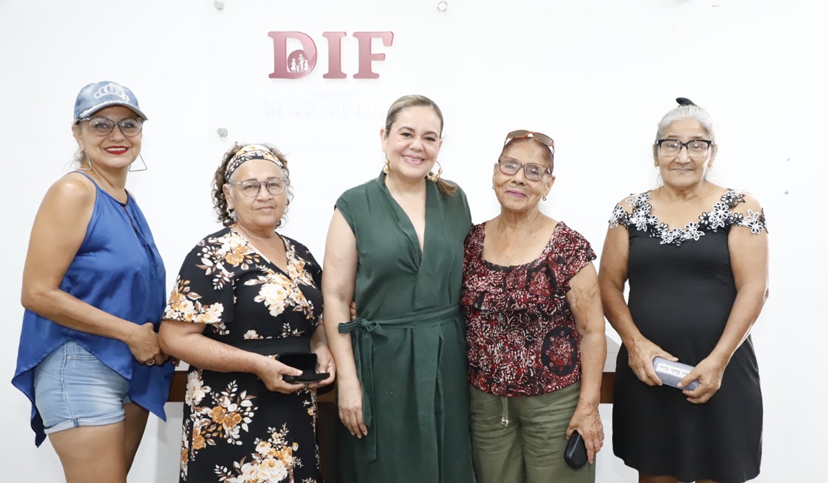Abre DIF área de optometría en Mazatlán y realiza primera entrega de lentes graduados sin costo
