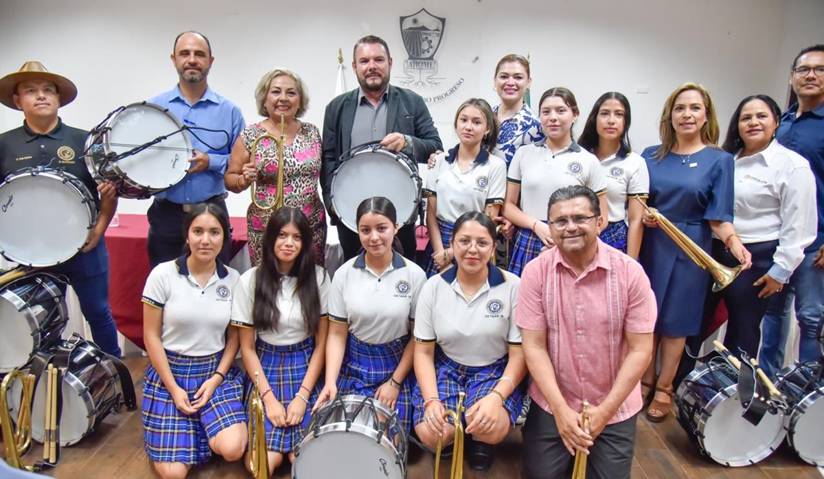 Escuelas y alumnos de Ahome se benefician del programa Entrega de Apoyos a Instituciones Educativas