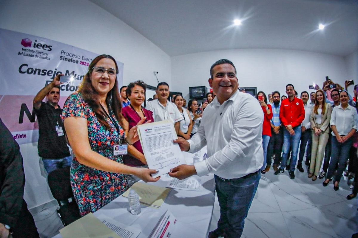 “No les voy a fallar”: Dr. Bojórquez recibe constancia y es nombrado el nuevo alcalde de Navolato