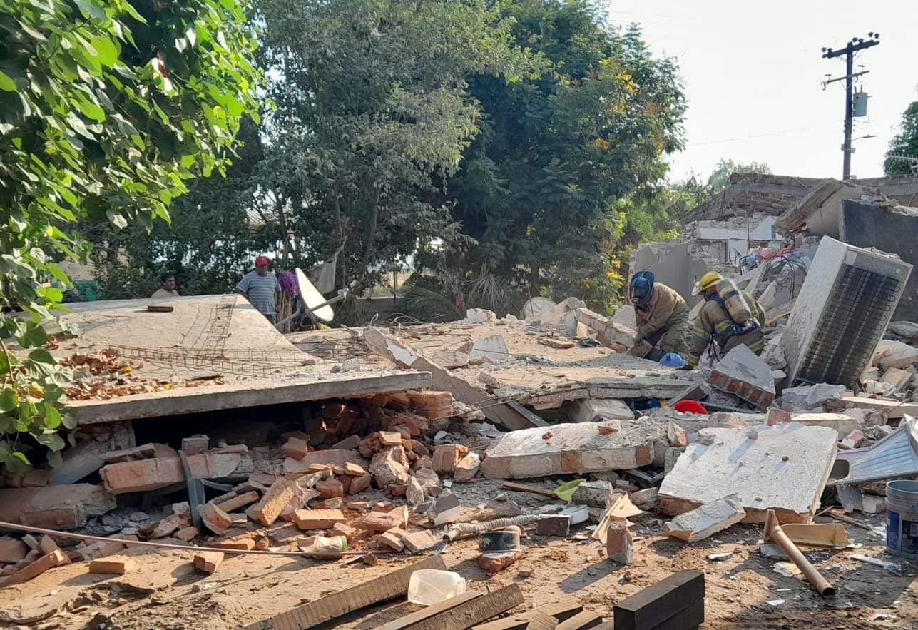 Explota vivienda en Nombre Feo, El Amole, en Guasave