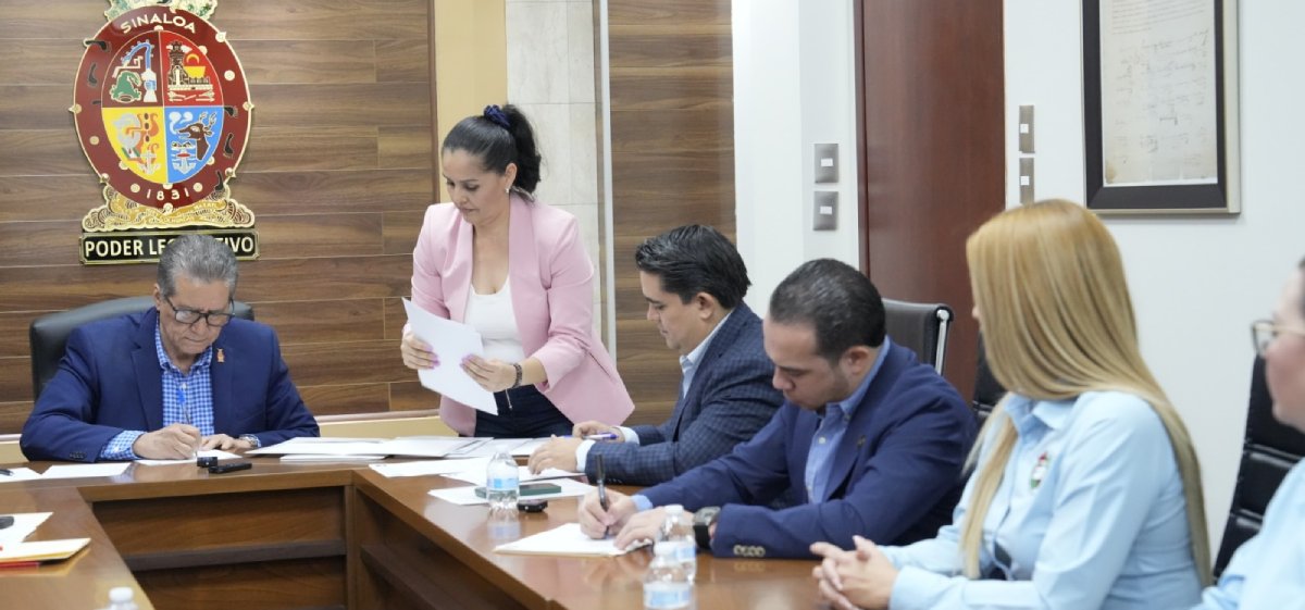 Sigamos humanizando las relaciones laborales: Feliciano Castro; firma convenio con Stase