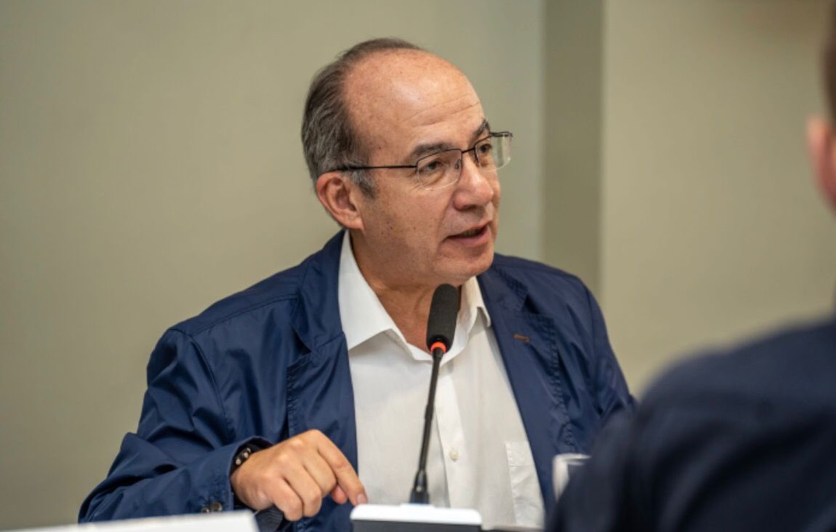 Tras resultados del conteo rápido de las elecciones, Felipe Calderón lanza advertencia