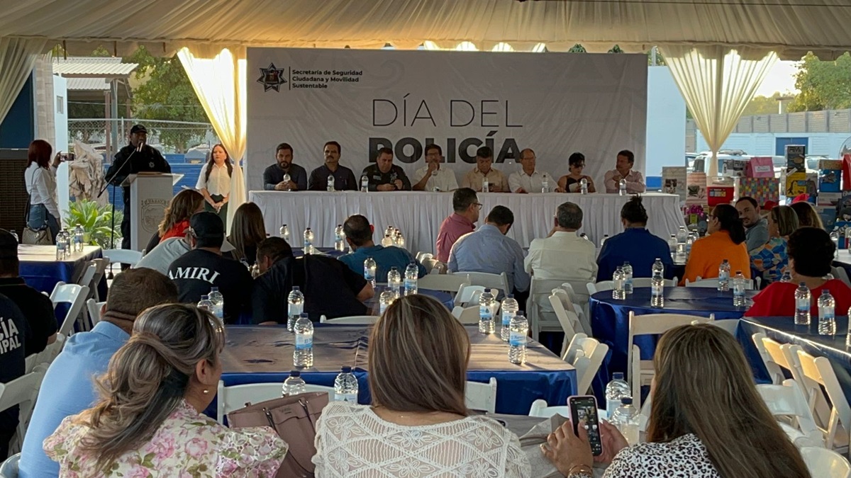 Con bono y homologación de sueldo a Movilidad Sustentable festejan el Día del Policía en Guasave