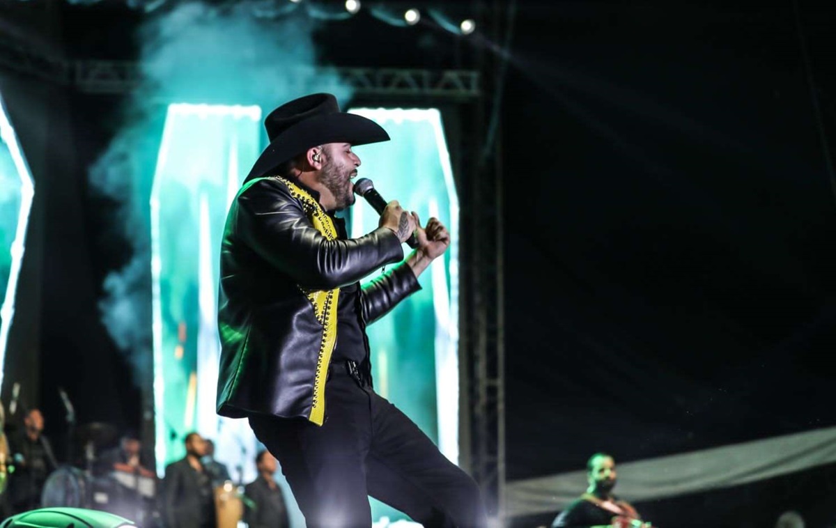 Sin parar el show, se desata balacera en presentación de Gerardo Ortiz en Tolcayuca; hay 4 heridos (video)