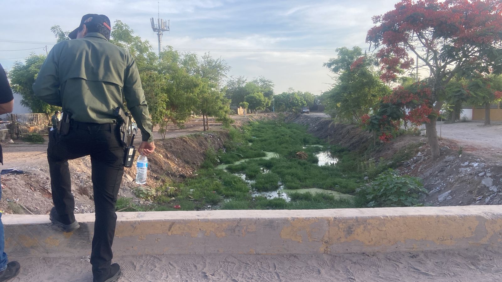 Con golpes en el cuerpo y atado de pies, hallan sin vida a un joven en la colonia Amistad de Culiacán