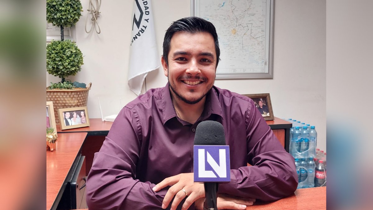 Con sanción económica y suspensión de labores será castigado chofer de taxi por discriminar a niño autista