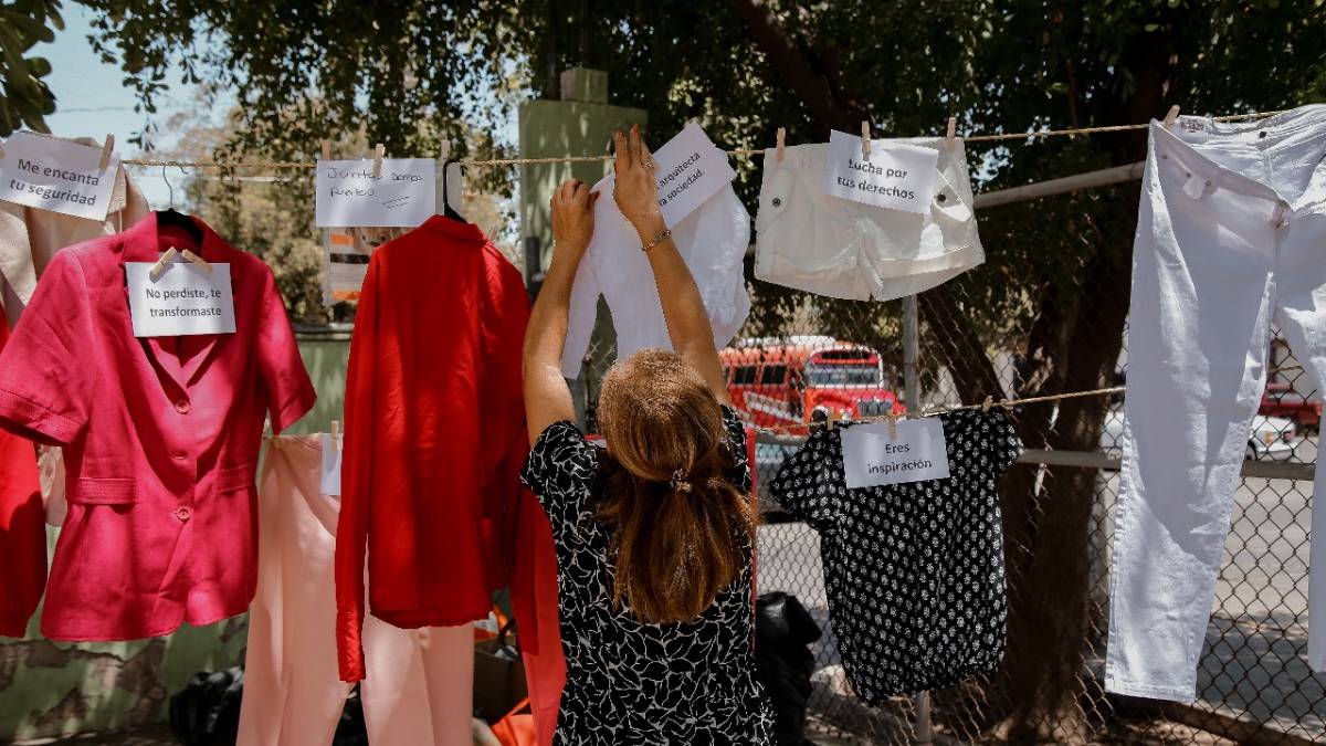 ¡Usted puede ayudar! Immujeres Guasave invita a donar prendas nuevas o seminuevas para el Tendedero Naranja