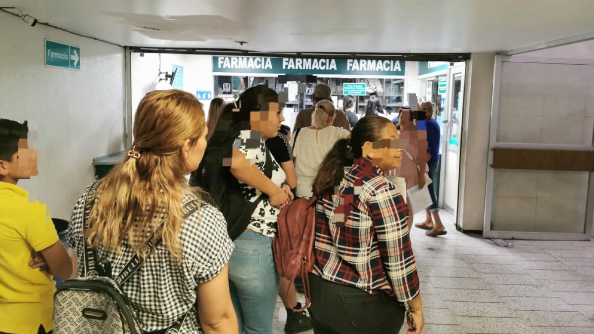 Tras detención de cinco trabajadores del IMSS, farmacia opera con normalidad; derechohabientes reciben el medicamento