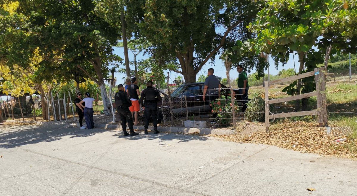 Intentan desalojar terrenos de vecinos del Stase 4 en Los Mochis