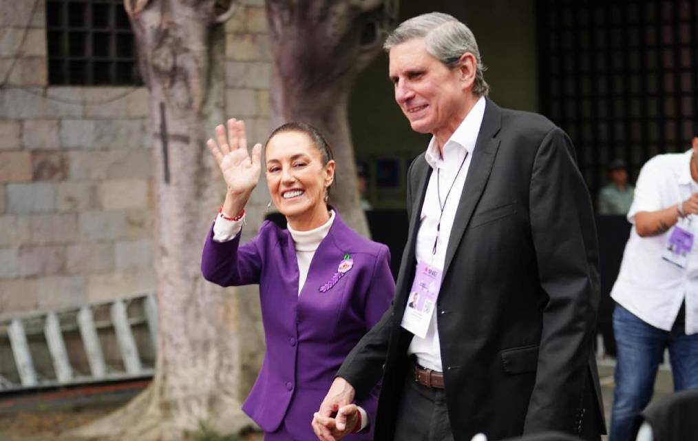 Por primera vez México tendrá un Primer Caballero: Conoce al sinaloense Jesús María Tarriba, esposo de Sheinbaum
