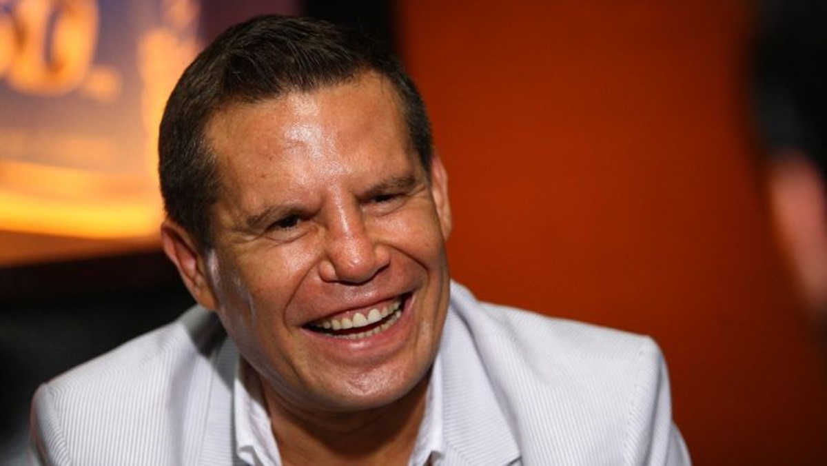 ¿Va o no Julio César Chávez a La Casa de los Famosos? Esto dice el campeón del boxeo