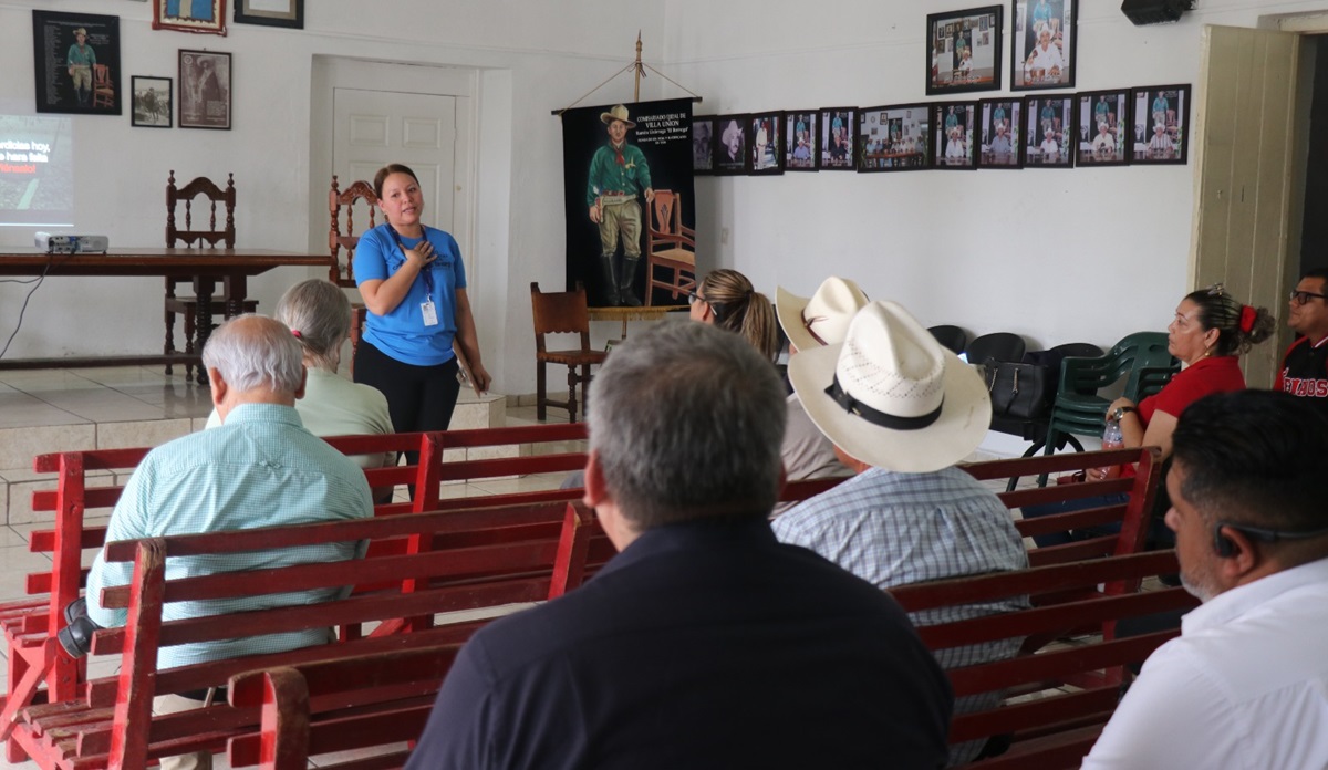 Expone Jumapam la problemática del agua y la sequía a líderes sociales de Villa Unión