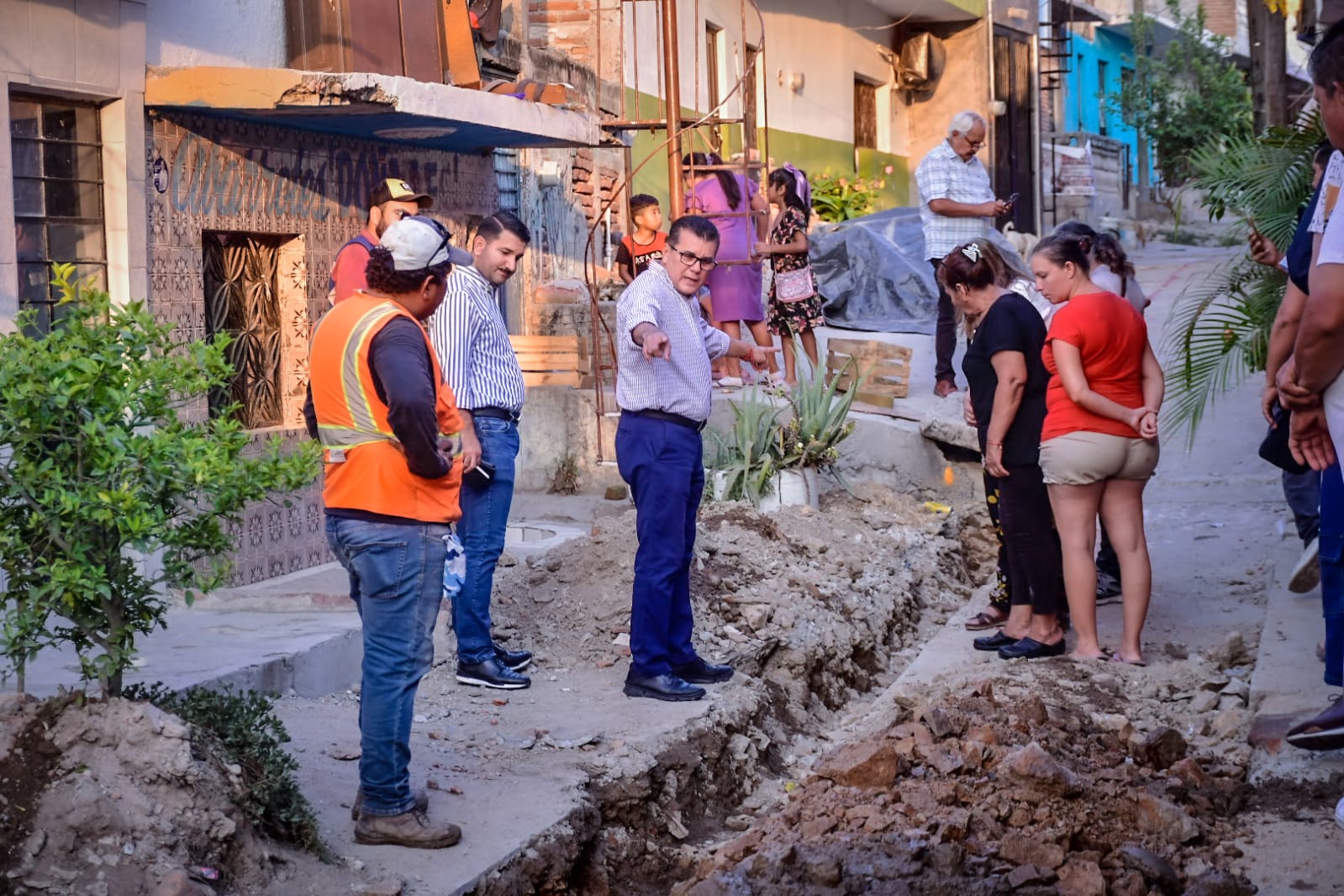 Les darán fin a derrames de drenaje en el callejón Chema Díaz de la colonia Montuosa de Mazatlán