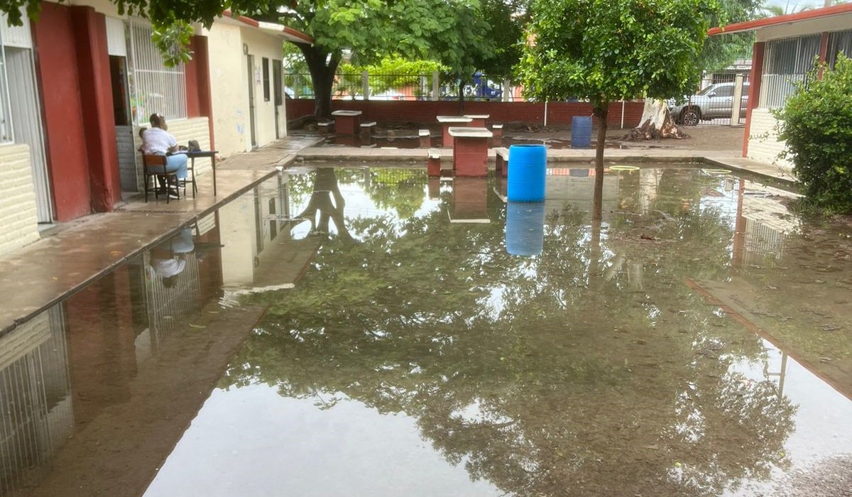 Evalúa la SEPyC suspender clases en Mazatlán hoy viernes en turno vespertino por lluvias