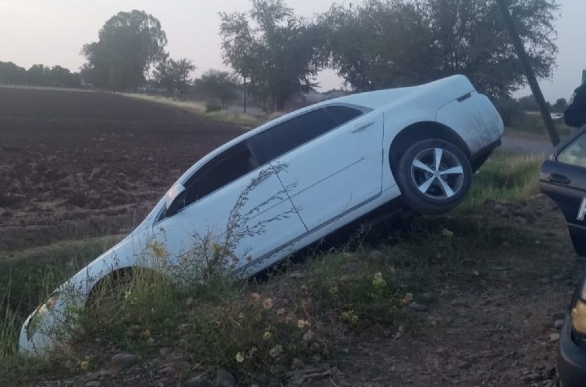 Mujer motociclista resultó lesionada al ser atropellada por un vehículo en Guasave