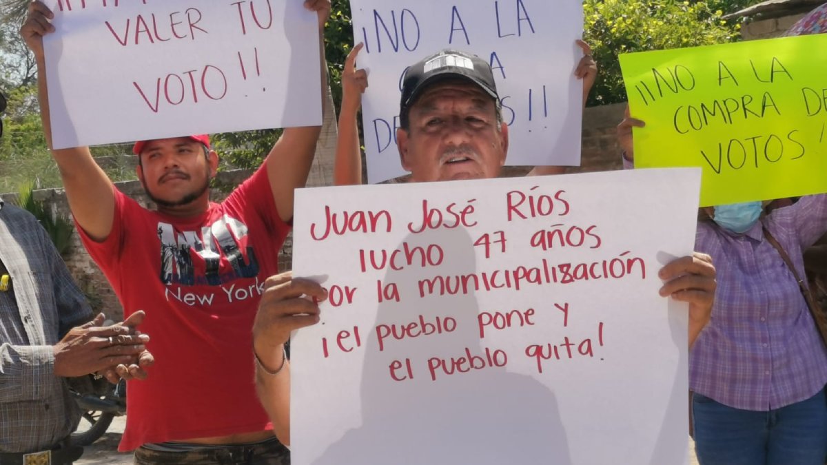 Simpatizantes de Carlos Cota se manifiestan en Consejo Municipal Electoral de Juan José Ríos