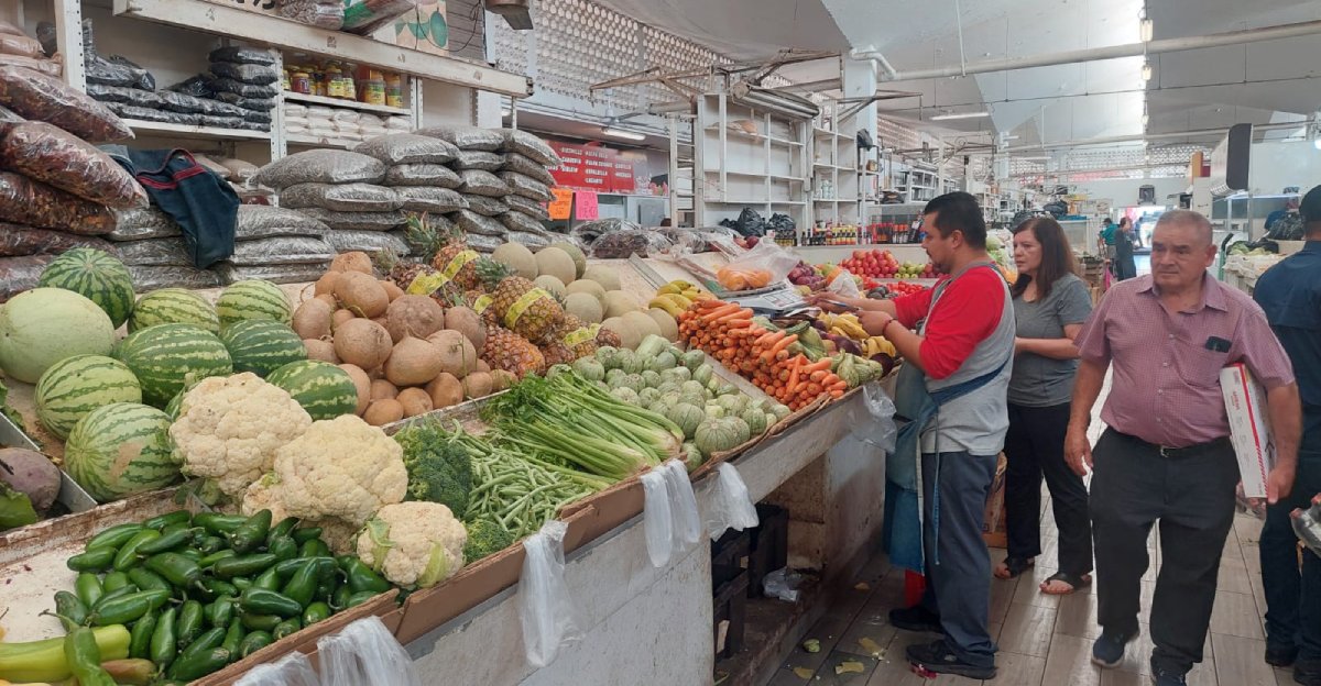 Se caen las ventas en el mercadito Independencia; la carestía de las verduras les está impactando