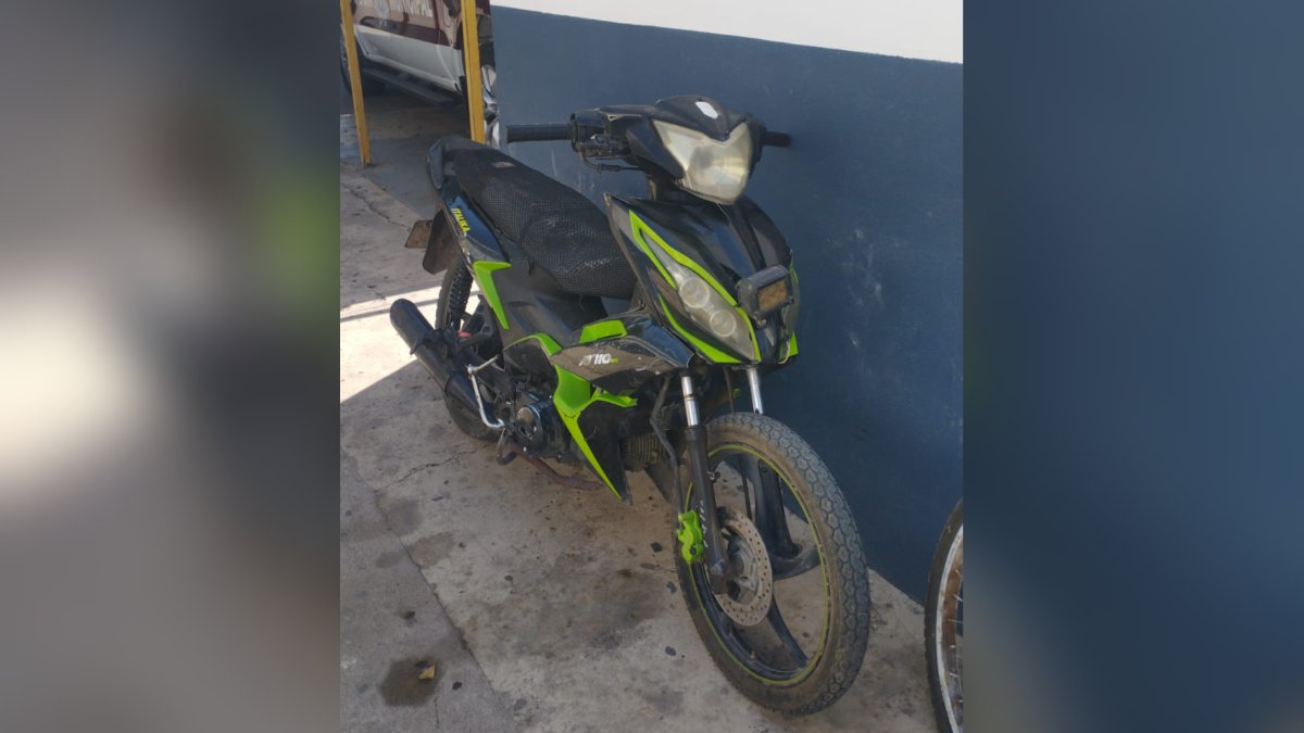 Policías de Ahome detienen a sujeto acusado de robar una motocicleta