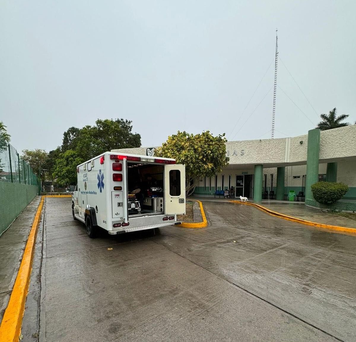 Motociclista derrapa en su unidad en la carretera Villa Unión-Concordia debido a la lluvia