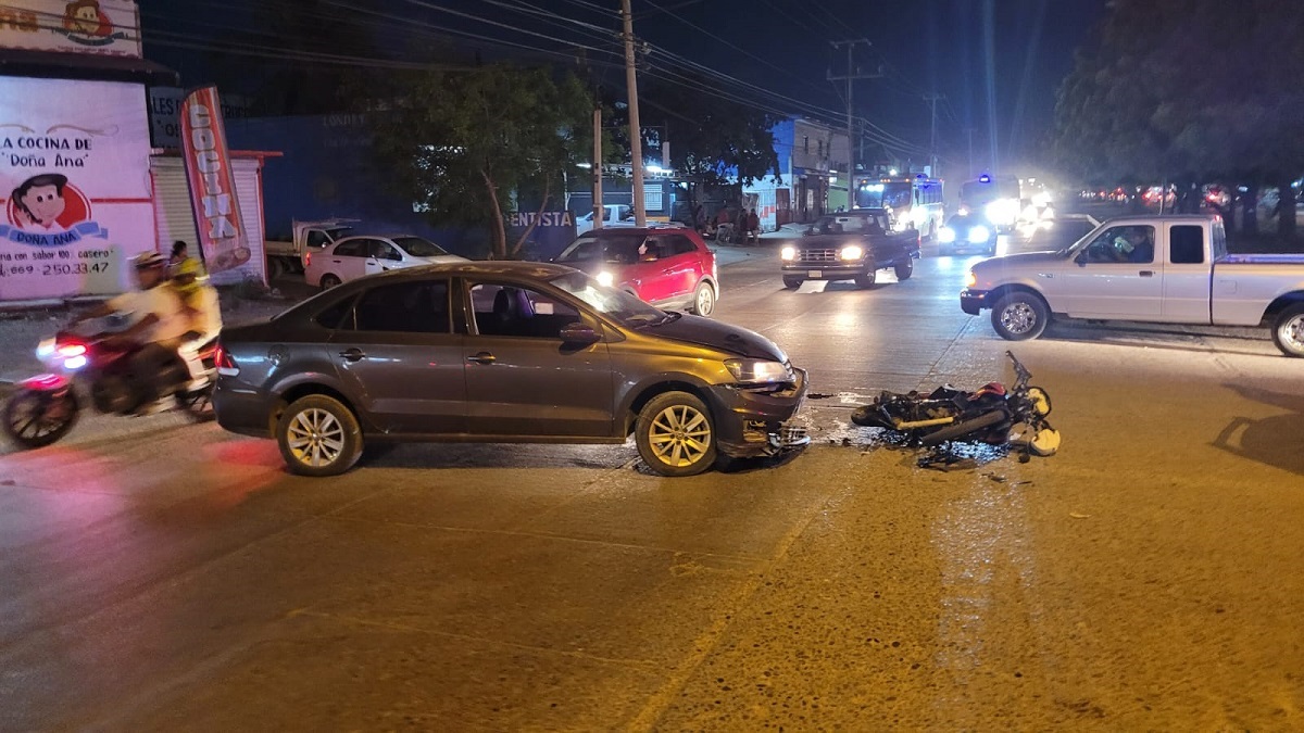 Motociclista resulta lesionado al ser impactado por vehículo en Mazatlán