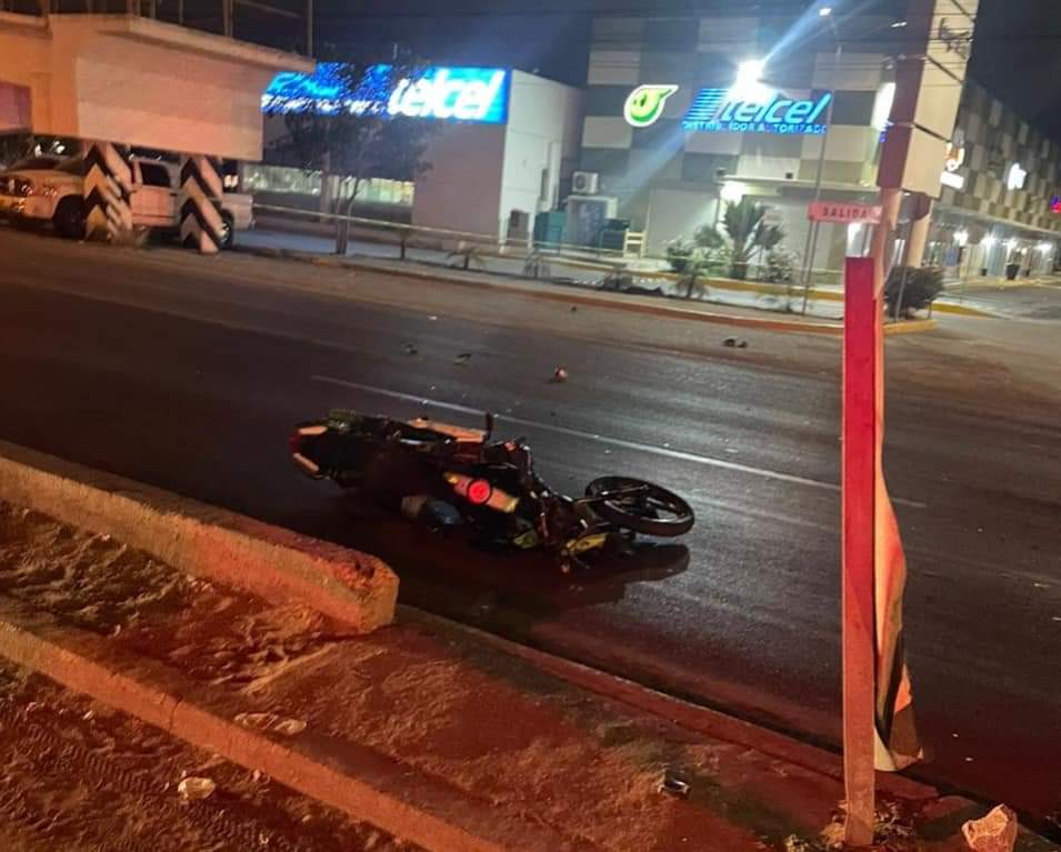 Muere motociclista arrollado por vehículo en la avenida Santa Rosa en Mazatlán
