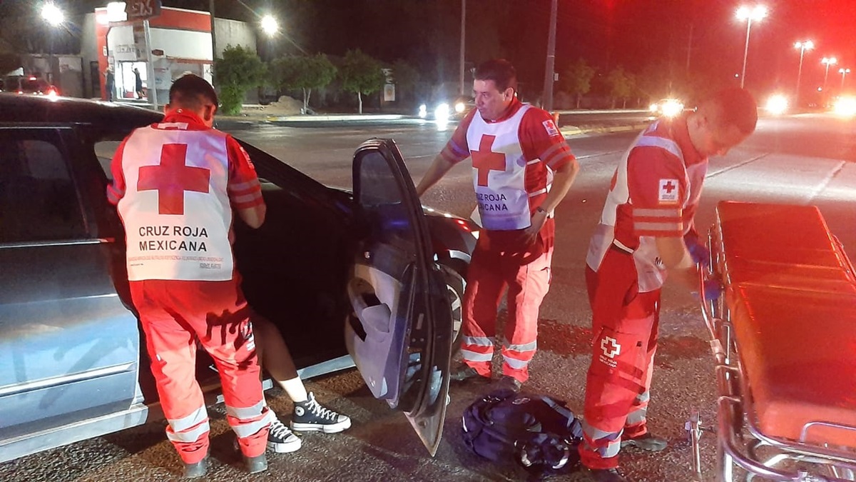 Joven mujer resulta lesionada en aparatoso choque por transitado bulevar de Guasave