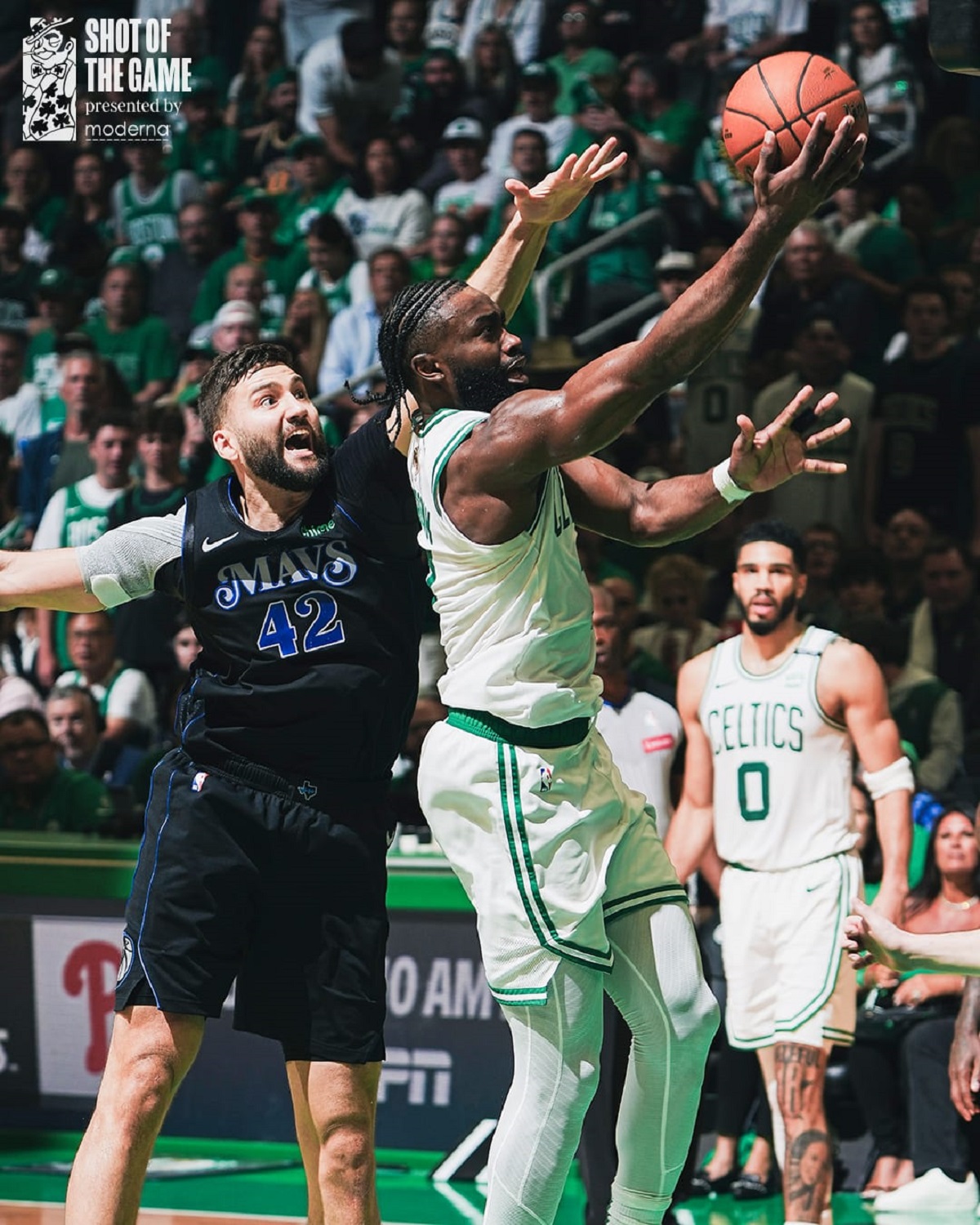 Los Celtics arrollan a los Mavericks y toman ventaja en la final de la NBA