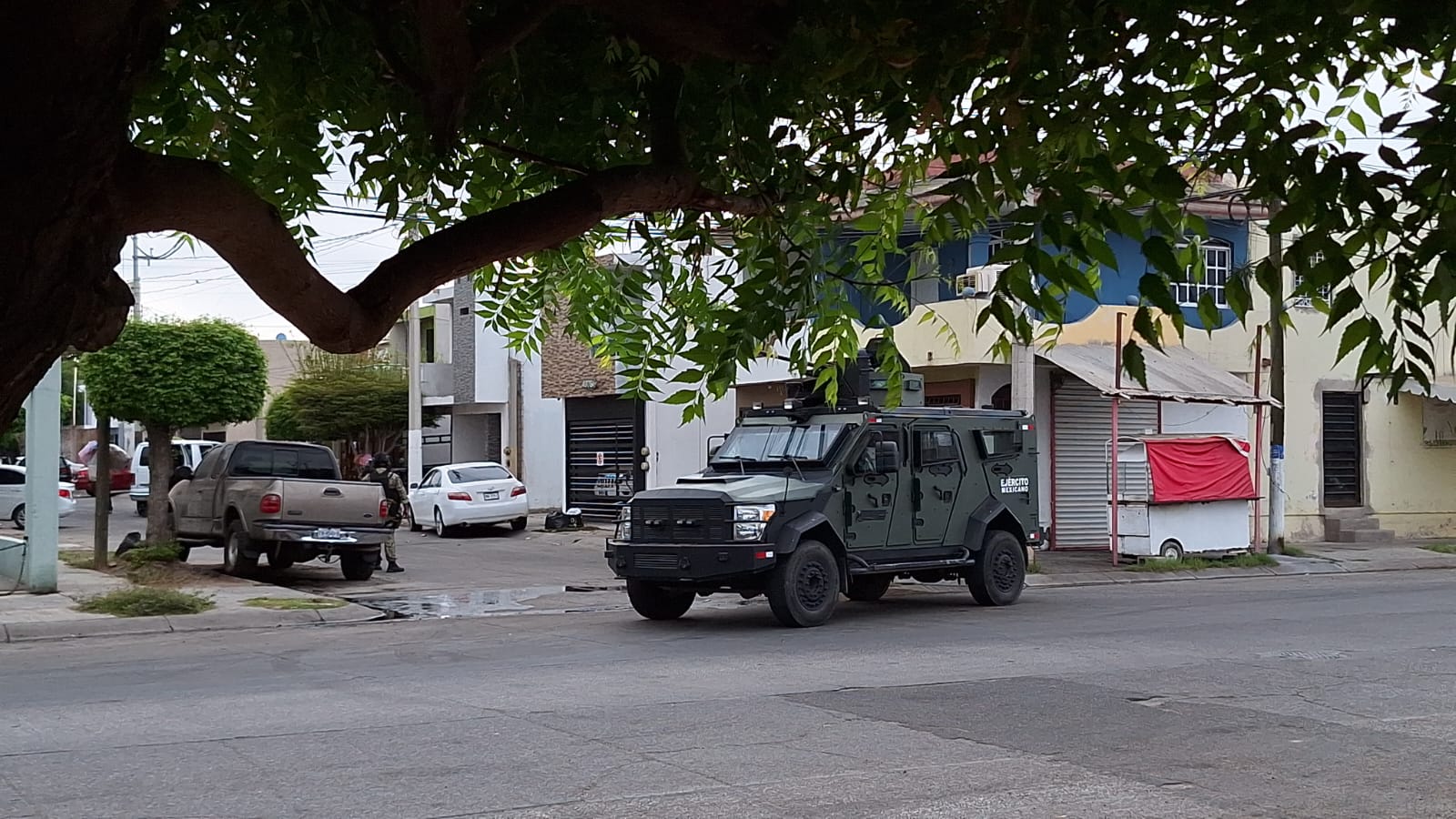 Ejército Mexicano ‘revienta’ vivienda en Barrancos, Culiacán