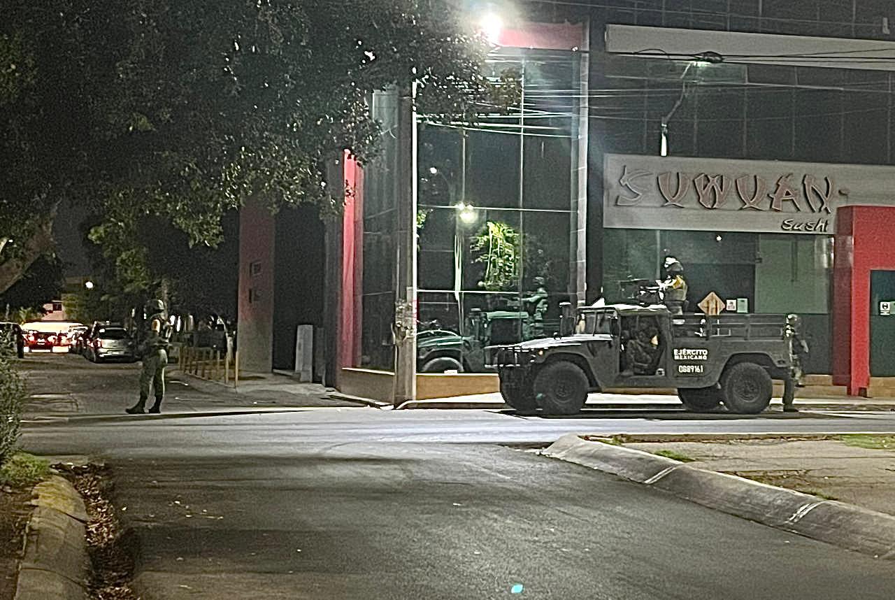 Con vehículos blindados y calles cerradas, militares montan operativos en dos puntos de Culiacán