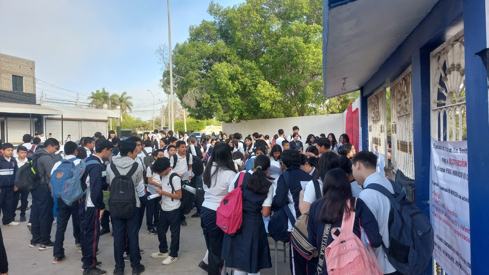 Atienden autoridades educativas toma de secundaria “Benito Juárez” en Guasave