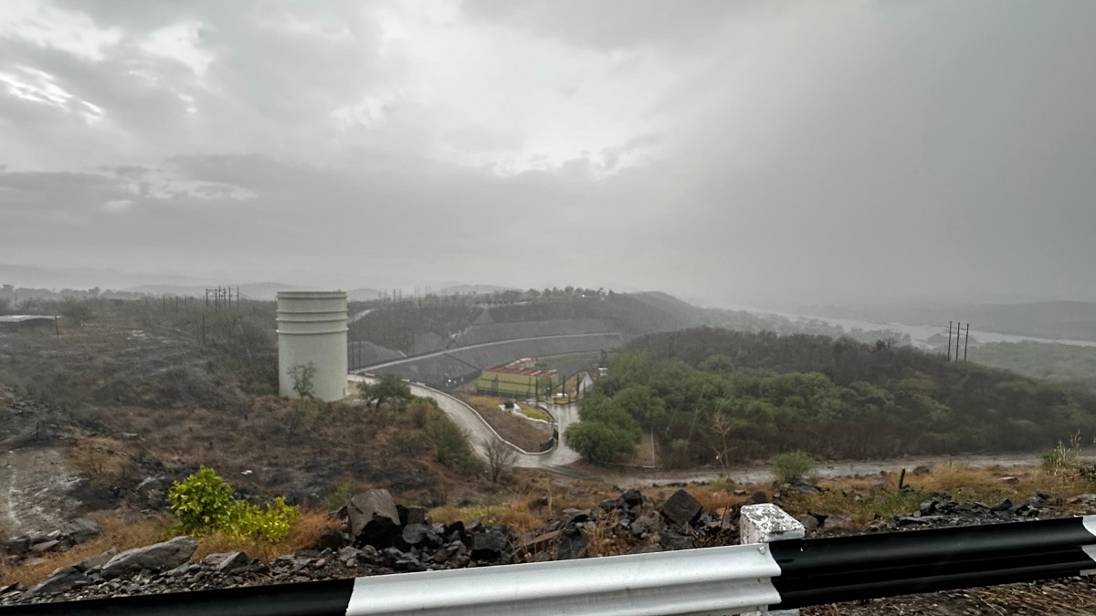 VIDEO: Cae primera lluvia en la presa Miguel Hidalgo, de El Fuerte
